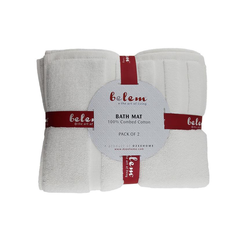white bath mat